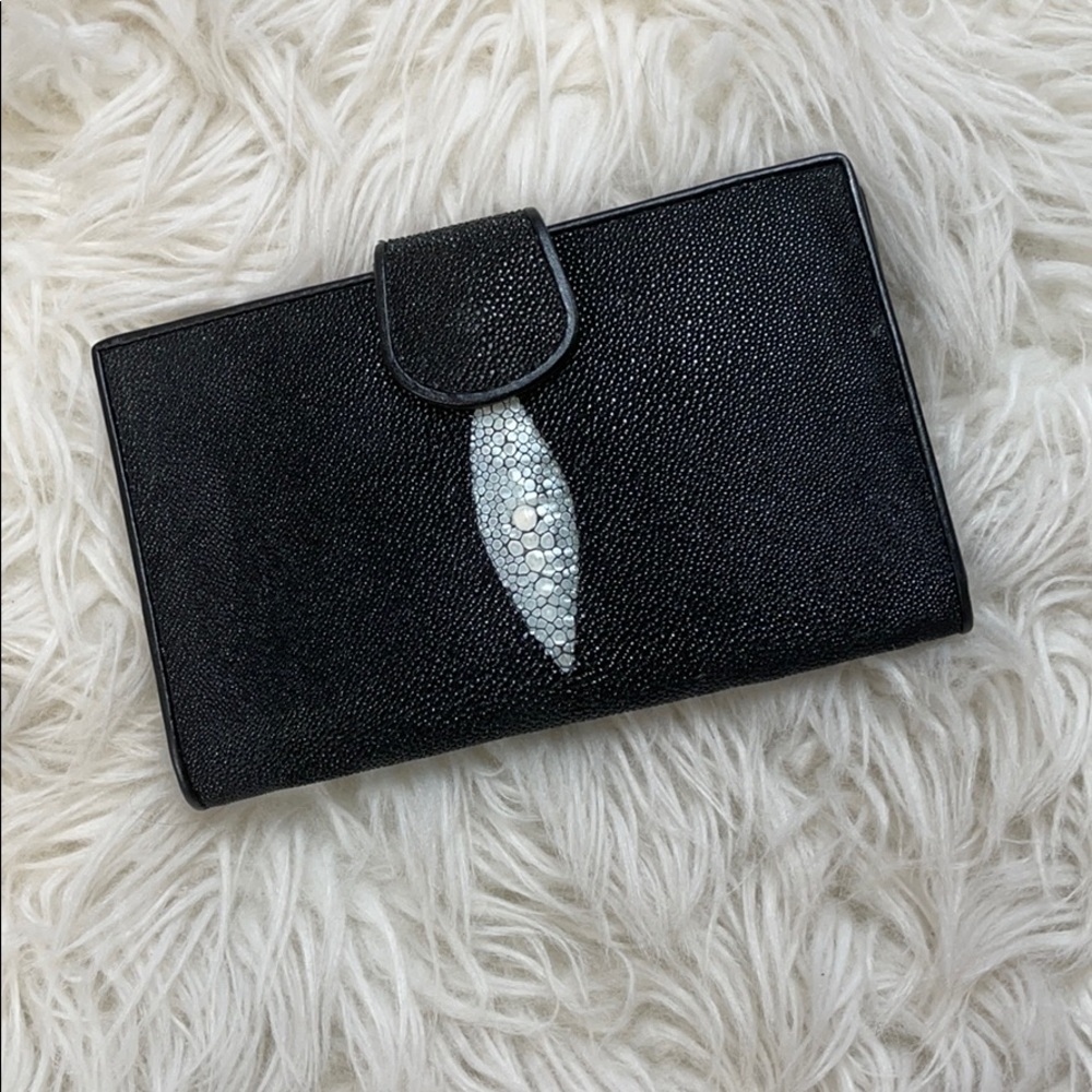 NWT - Genuine Stingray Wallet